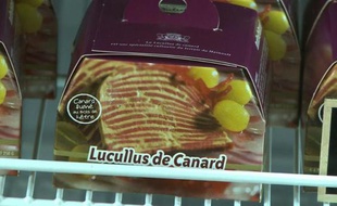 A mi-chemin entre mille-feuille et gâteau marbré, de fines tranches de langue de b?uf fumée couchées sur du foie gras, pour une bouchée fondante au goût subtil: à Valenciennes (Nord), la Lucullus est la star de Noël.