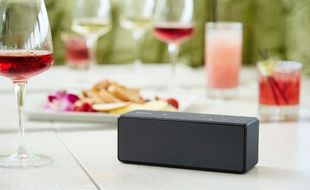 A consommer sans modération, le son le la SRS-X3 de Sony accompagnera votre été.