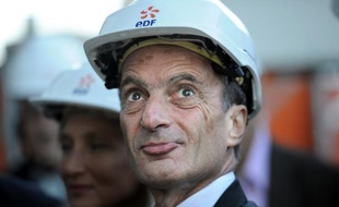 Aux manettes d'un groupe EDF affaibli financièrement, éclaboussé par des fuites embarrassantes sur la coopération nucléaire avec la Chine, Henri Proglio, fragilisé, va devoir batailler à nouveau pour sauver son poste face à son premier actionnaire, l'Etat.