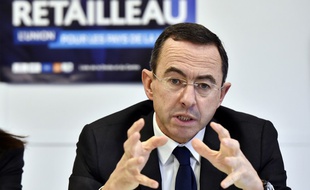 Le candidat de la droite et du centre Bruno Retailleau