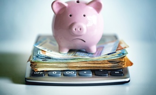 Si les clients fragiles profitent de services bancaires à bas prix, les autres ont vu les frais de tenue de compte grimper.