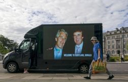 Trump assure avoir banni Epstein de Mar-a-Lago pour son « comportement de t…