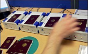Le ministère tchèque de l'Intérieur a annoncé vendredi à Prague avoir lancé système de délivrance de passeports sécurisés comprenant les données biométriques.