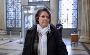 L'ancienne N.1 française Nathalie Tauziat, qui a affiché son soutien à son ex-entraîneur Régis De Camaret, condamné pour viol, a annoncé mardi qu'elle ne démissionnerait pas du Comité directeur de la Fédération française de tennis, comme demandé par la FFT.