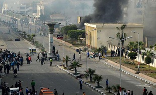 Des heurts ont opposé manifestants et policiers à Port-Saïd, en Egypte, le 27 janvier 2013.
