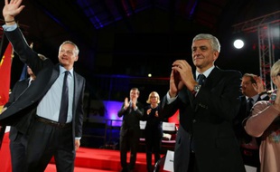 -Bruno Le Maire (LR) et Hervé Morin (Nouveau Centre) en campagne pour les régionales le 1er décembre 2015 à Evreux