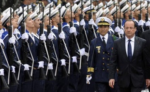Le président François Hollande a débuté mercredi une visite d'Etat au Maroc destinée à raffermir les bonnes relations entre les deux pays mais qui se trouve ternie par le retentissant scandale politique en France lié à la mise en examen de l'ex-ministre du Budget.