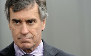 Jérôme Cahuzac a prévenu samedi qu'il ne se laisserait "pas impressionner" par les "allégations" de Mediapart qui assure que l'enquête judiciaire a validé un enregistrement accréditant la thèse selon laquelle le ministre du Budget a disposé d'un compte en Suisse.