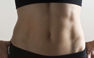 En cas de déni de grossesse, aucun signe physique de grossesse n'est visible chez la future mère.