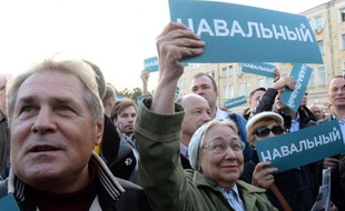 L'opposant russe Alexeï Navalny, conforté en leader de la contestation par son bon score à l'élection municipale à Moscou, a contesté lundi la victoire du maire sortant pro-Kremlin et rassemblé dans la soirée plusieurs milliers de partisans.