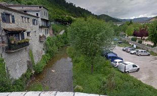 Le fleuve Paillon au niveau du village de L'Escarène (Illustration)