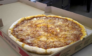 Une pizza dans « Groland » attise la colère de l'Italie.