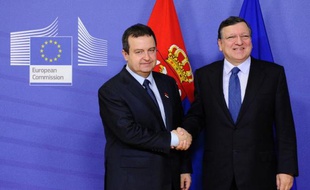La Serbie a franchi mardi une étape symbolique mais décisive dans son rapprochement avec l'Union européenne mais les négociations d'adhésion qui débutent s'annoncent ardues en raison des divergences sur le Kosovo.
