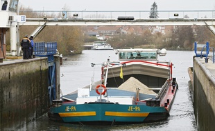 Illustration d'une péniche sur la Deûle