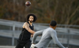 Colin Kaepernick lors d'une journée d'entraînement organisée à Riverdale, le 16 novembre 2019.