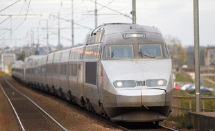 Un TGV entre Nantes et Angers, le 25 novembre 2013
