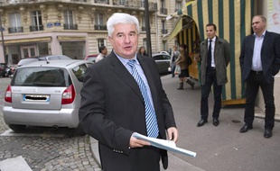 Le maire UMP du Raincy Eric Raoult, le 9 octobre 2012 à Paris.