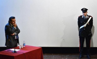 Francesco Schettino (g), commandant du paquebot Concordia, à la reprise de son procès, le 2 décembre 2014 à Grosseto