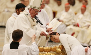 Plus de 4.200 adultes recevront le baptême catholique en France ce samedi 31 mars 2018 durant la nuit de Pâques, dont près de 300 personnes de tradition musulmane.