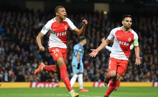 Kylian Mbappé fête son but lors de Manchester City-Monaco (5-3) en 8e de finale aller de la Ligue des champions, le 21 février 2017.