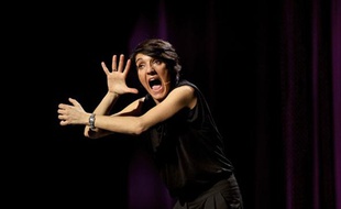 La comique Florence Foresti lors de son spectacle «Mother Fucker».