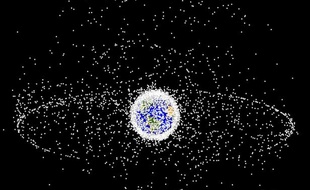 Modélisation des débris de l'espace surveillés par la Nasa.
