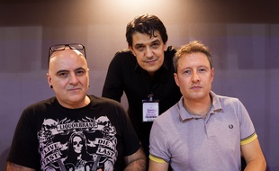 Corbeyran, Brahy and Chapuzet ( de gauche à droite), les auteurs de la bande dessinée