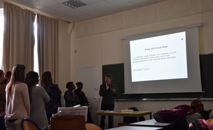A l'Espé, Antoine dispense une formation à l'éducation sexuelle aux enseignants du premier et second degré ainsi qu'à des psychologues en master 2.