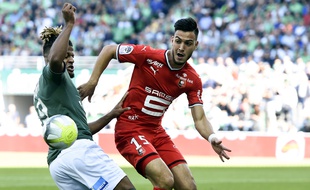 Le défenseur rennais Ramy Bensebaini, ici à la lutte avec Diony, n'est pas encore revenu à son meilleur niveau.