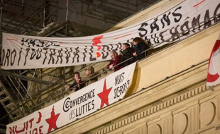 Des "intermittents du spectacle", le 26 avril 2016 au théâtre de l'Odéon à Paris