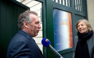 François Bayrou, président du Modem, éliminé au premier tour de l'élection présidentielle (9,13%), fera une déclaration sur son positionnement pour le second tour de dimanche ce jeudi à 19H00 à son siège de campagne à Paris, a annoncé son équipe dans un communiqué.