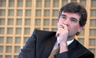 Le ministre du Redressement productif Arnaud Montebourg a salué mercredi le fait qu'il n'y ait ni licenciement, ni fermeture d'usine, "deux lignes rouges" qui n'ont "pas été franchies", en commentant l'annonce par Renault de 7.500 suppressions d'emplois.