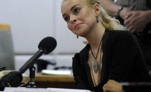 Lindsay Lohan au tribunal de Los Angeles, le 23 février 2011, pour une affaire dans laquelle elle est accusée de vol.