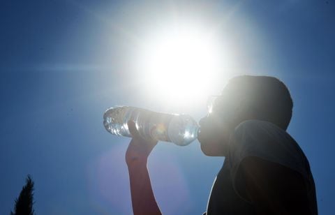 La canicule diminue, la listériose tue et le PSG attendu