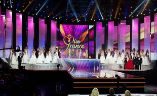 Même depuis son canapé, on aime bien se mettre dans la peau du jury de Miss France.