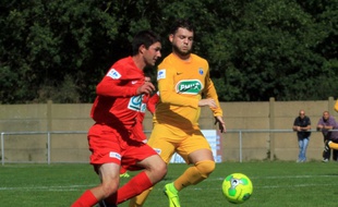 Florent Pasquier sous le maillot jaune de Saint-Philbert-de-Grand-Lieu.