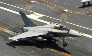 Un Rafale de la base aérienne de Saint-Dizier (Haute-Marne) s'est écrasé jeudi sur la commune de Neuvic (Corrèze) et son pilote est porté disparu, selon un communiqué du Sirpa Air publié dans la soirée à Paris.