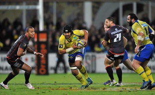 Clermont et Fritz Lee étaient trop forts pour le Stade Toulousain de Gaël Fickou (à gauche) et Luke McAlister (21), le 4 janvier 2015 en Top 14.