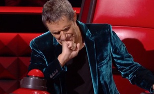 Julien Clerc, ému, lors des «KO» de «The Voice».