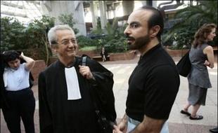 Le dossier sensible d'un prince saoudien soupçonné d'avoir participé en 1999 à un vaste trafic de cocaïne revient mercredi devant le tribunal correctionnel de Bobigny qui a déjà jugé en 2003 le volet français de cette affaire aux ramifications internationales.