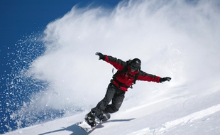 Un snowboarder, à la station de Piau, dans les Pyrénées.