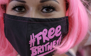 Une manifestante du mouvement #FreeBritney