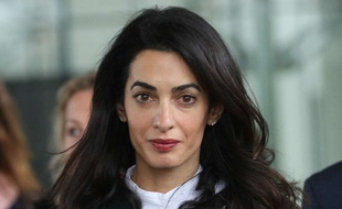 Amal Clooney à la Cour européenne des droits de l'homme à Strasbourg, le 28 janvier 2015.