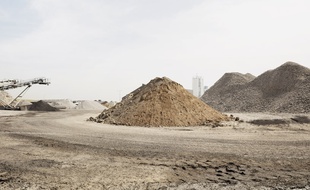 Une vingtaine de millions de tonnes de terre sont extraits chaque année des chantiers franciliens.