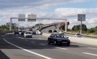 L'entrée du pont de Cheviré, sur la rive sud de la Loire.