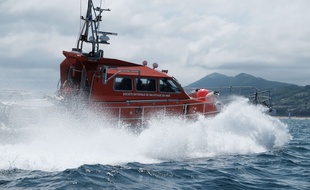 Illustration d'un bateau de sauvetage de la SNSM.