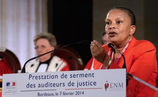 La remise en liberté d'un meurtrier présumé faute d'encre dans un fax au tribunal de Bobigny suscitait vendredi l'indignation de la famille de la victime et les interrogations de la justice, qui a ouvert une enquête administrative.