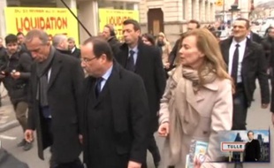 Valérie Trierweiler et François Hollande dans les rues de Tulle (Corrèze), dimanche 7 avril 2013