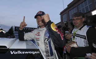 Le Français Sébastien Ogier (Volkswagen) champion du monde WRC au terme de la première spéciale du rallye de France, la Power Stage, le 3 octobre 2013 à Strasbourg.
