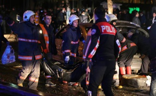 La police sur le site d'une explosion, le 13 mars 2016 à Ankara